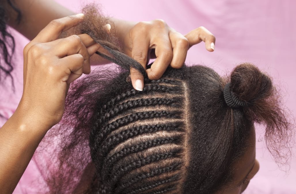 What Should You Expect from Your First Hair Braiding Salon Visit?