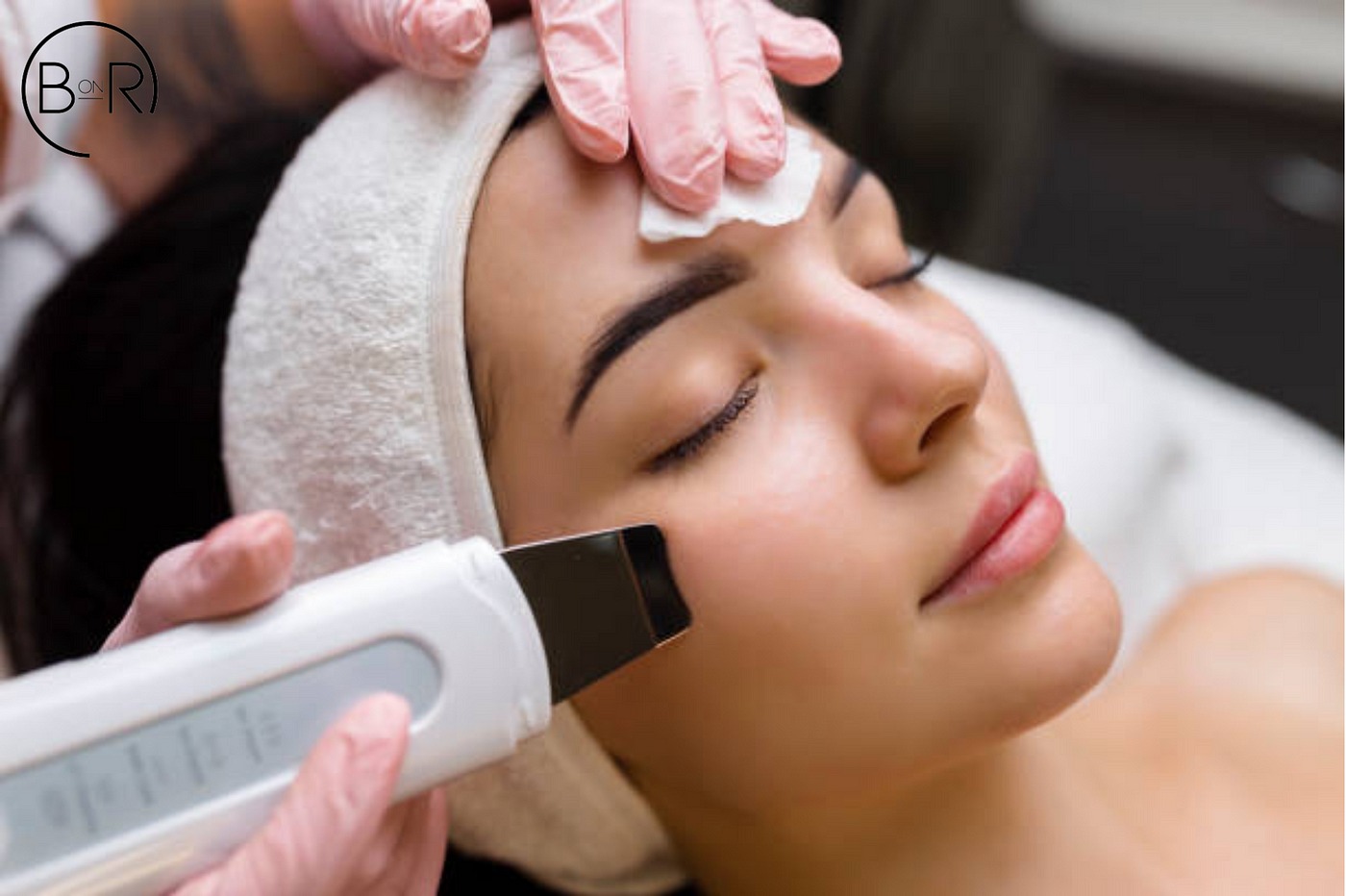 Unveiling the Secrets of Deep Cleansing Facials and Extraction Benefits