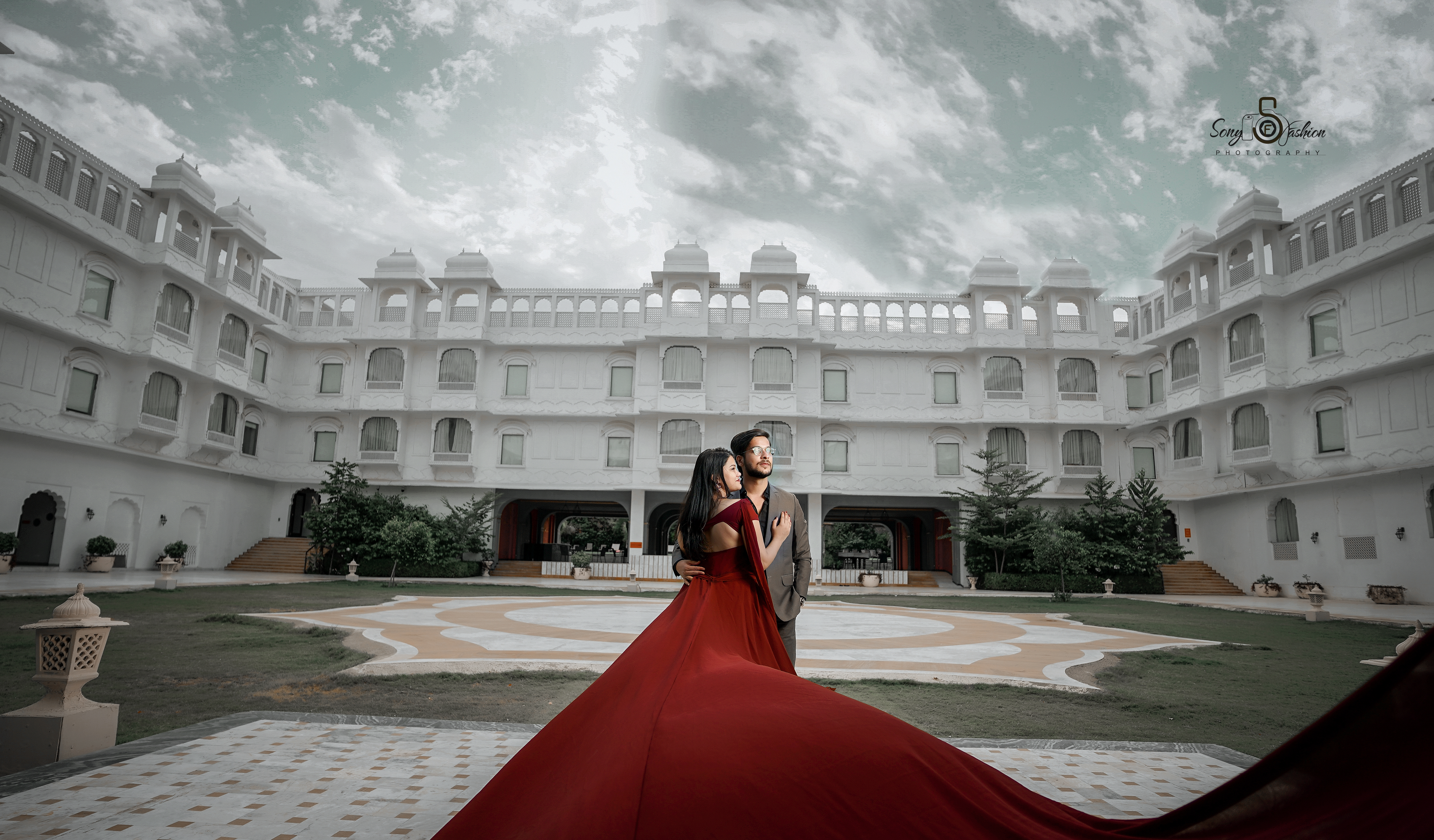 Capturing Forever Trendy and Classic Pre Wedding Photography Ideas
