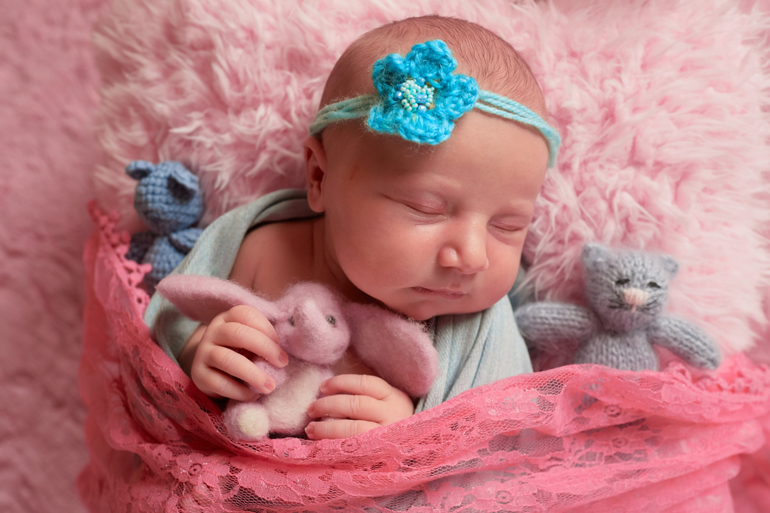 How to Capture and Cherish Your Baby’s First Moments