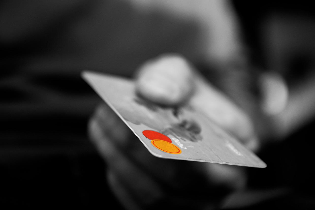 Benefits of Getting a Credit Card Secured by Fixed Deposit
