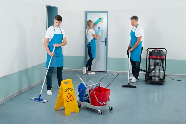 How Deep Cleaning Experts Prevent Mold in Damp Areas?