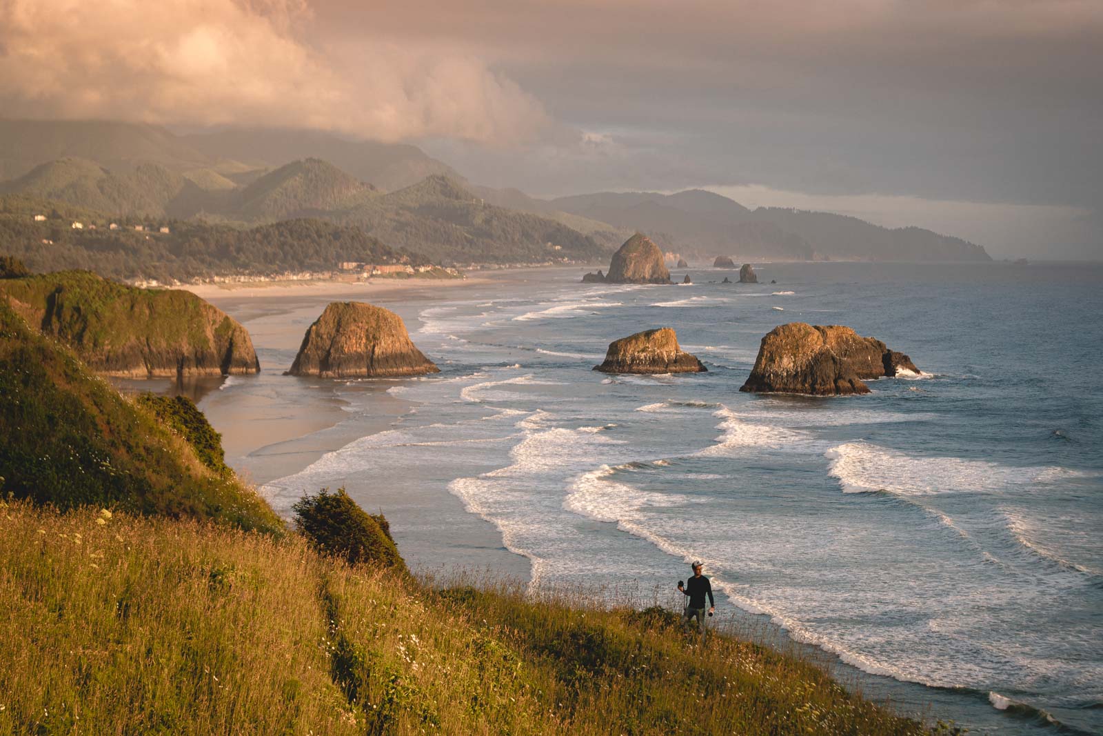 Beach Towns on Oregon: Exploring Coastal Beauty and Charm