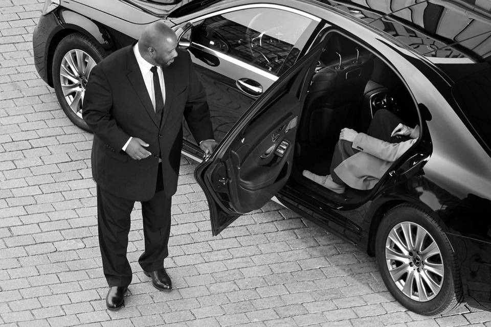 How Toronto Airport Taxi and Limo Service Made My Arrival Effortless