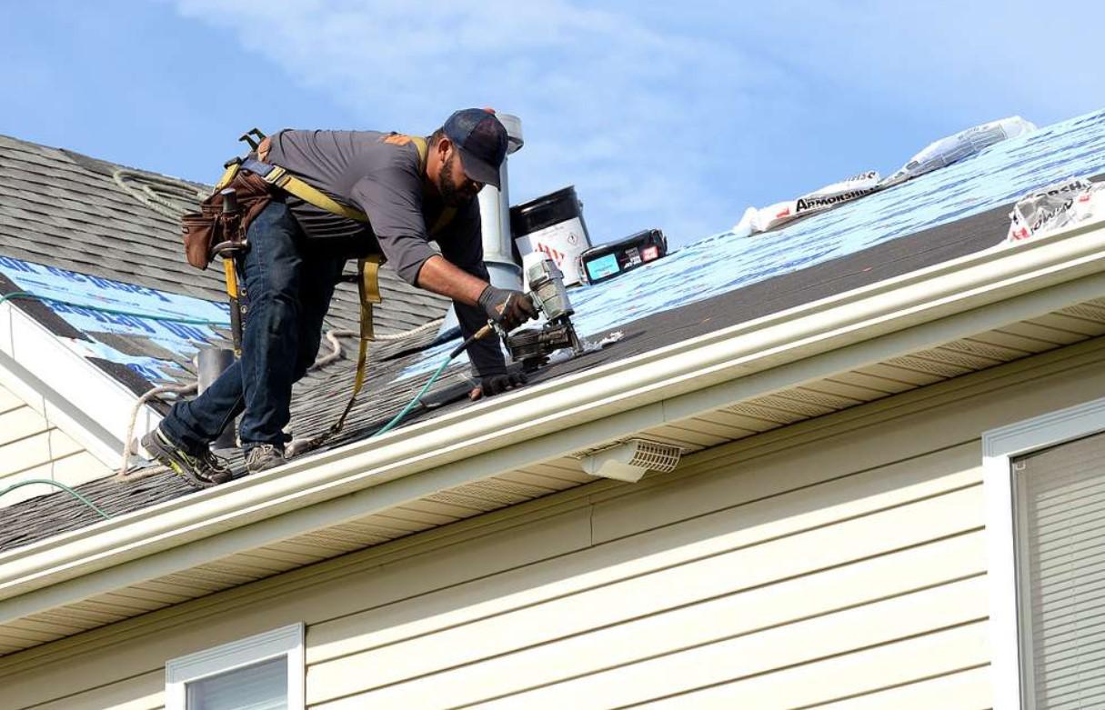 Small Roof Repairs on a Budget: DIY Solutions