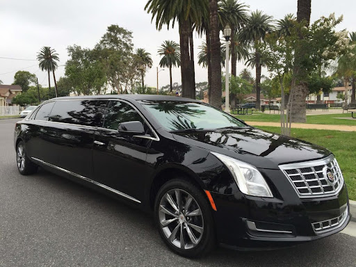 Make a Memorable Entrance at Yacht Parties with Limo Service San Diego