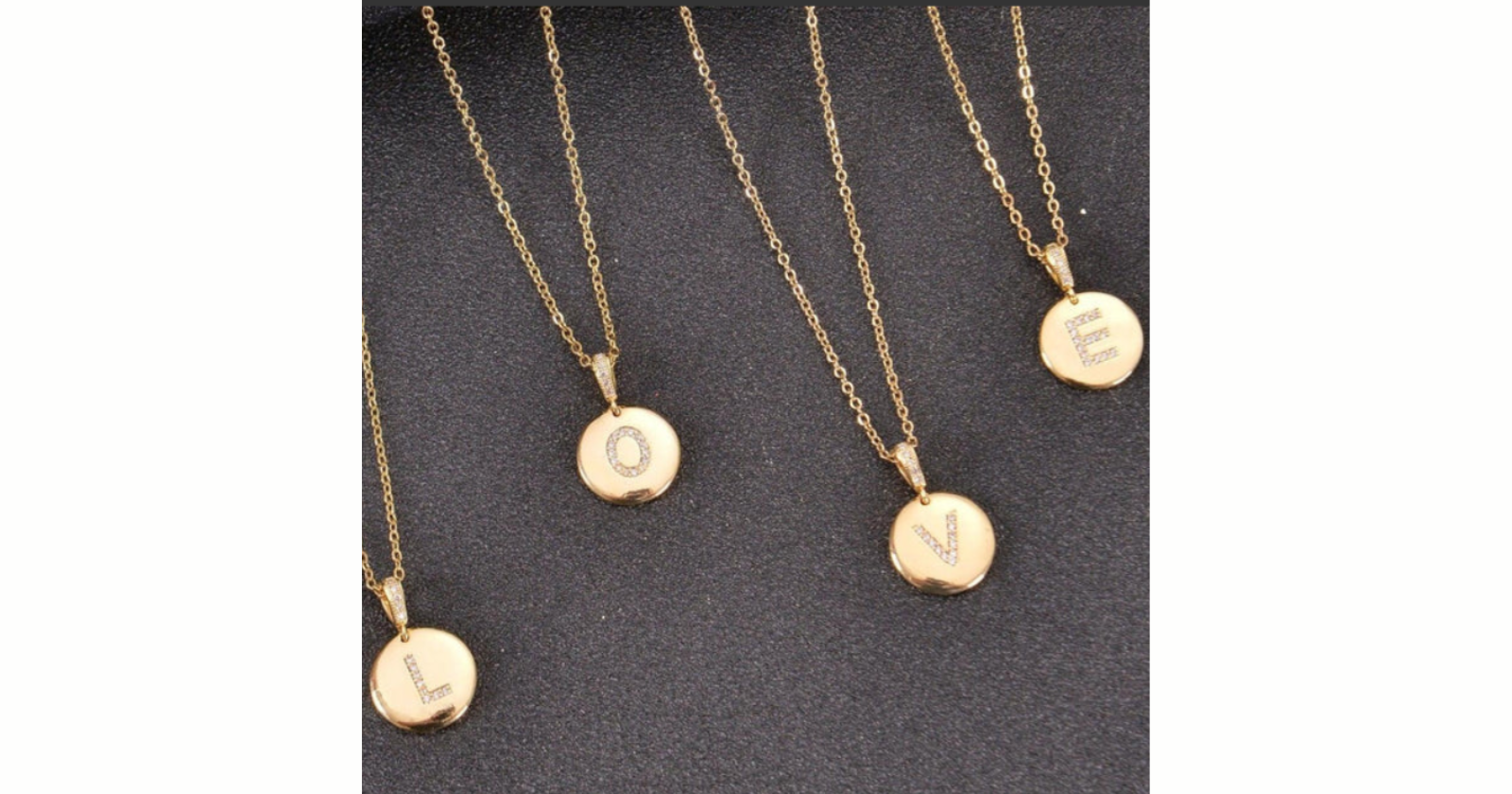 Personalized Initial Necklaces: A Thoughtful Gift That Keeps on Giving