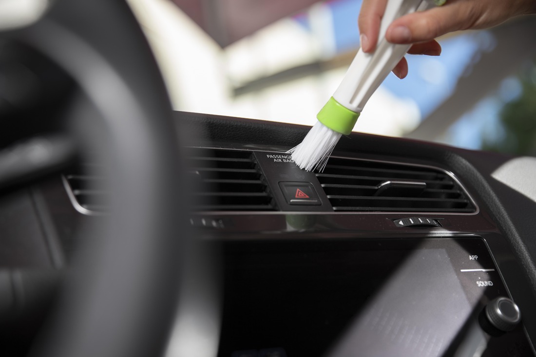 Expert Tips for Car AC Repair and Maintenance in UAE's Summer Heat