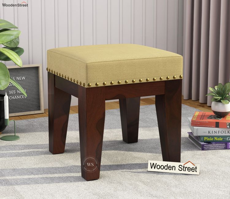 Wooden vs. Metal Stools: Which One Suits Your Decor?