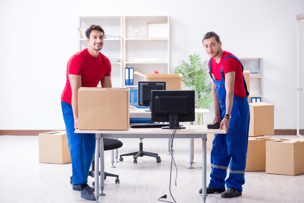 Professional Movers and Packers In Oman Vs Self Movers- Which is Better