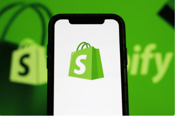 How Shopify Simplifies E-commerce for Small Businesses?