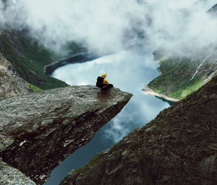 Explore the World with Our Travel Agency: Solo Travel, Adventure & Travel Tips