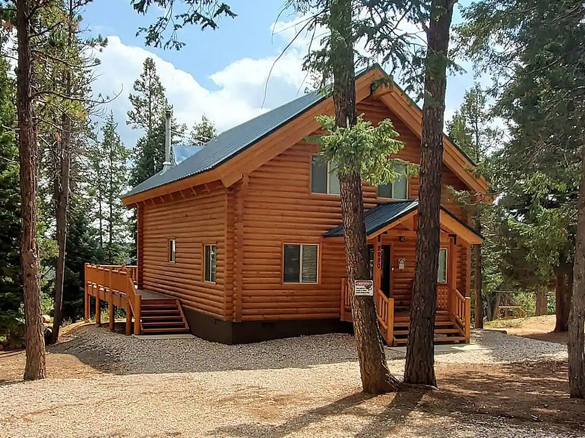 Luxury vs. Budget: Choosing the Right Duck Creek Utah Cabin Rental