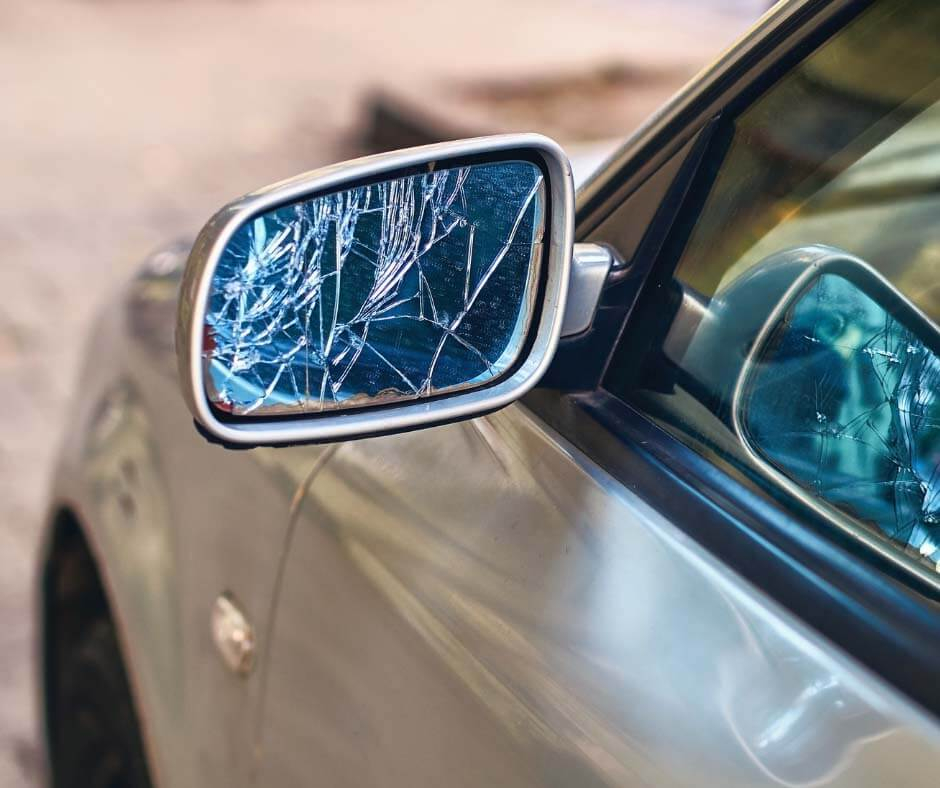 What to Expect During an Auto Mirror Replacement Service in Jeffersonville GA