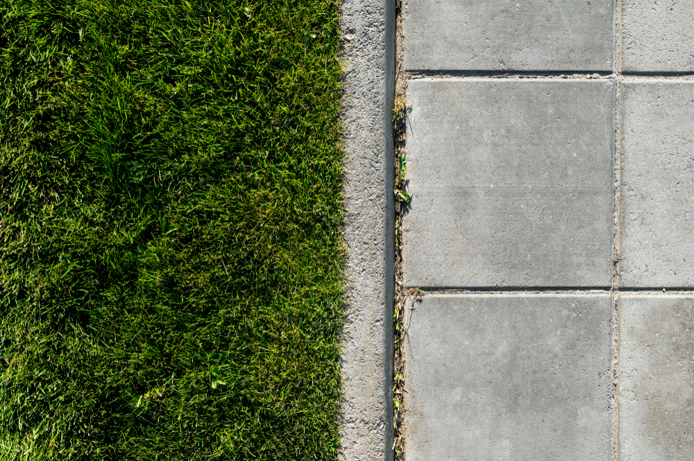 How Does Artificial Turf Installation Perform in Extreme Weather Conditions?