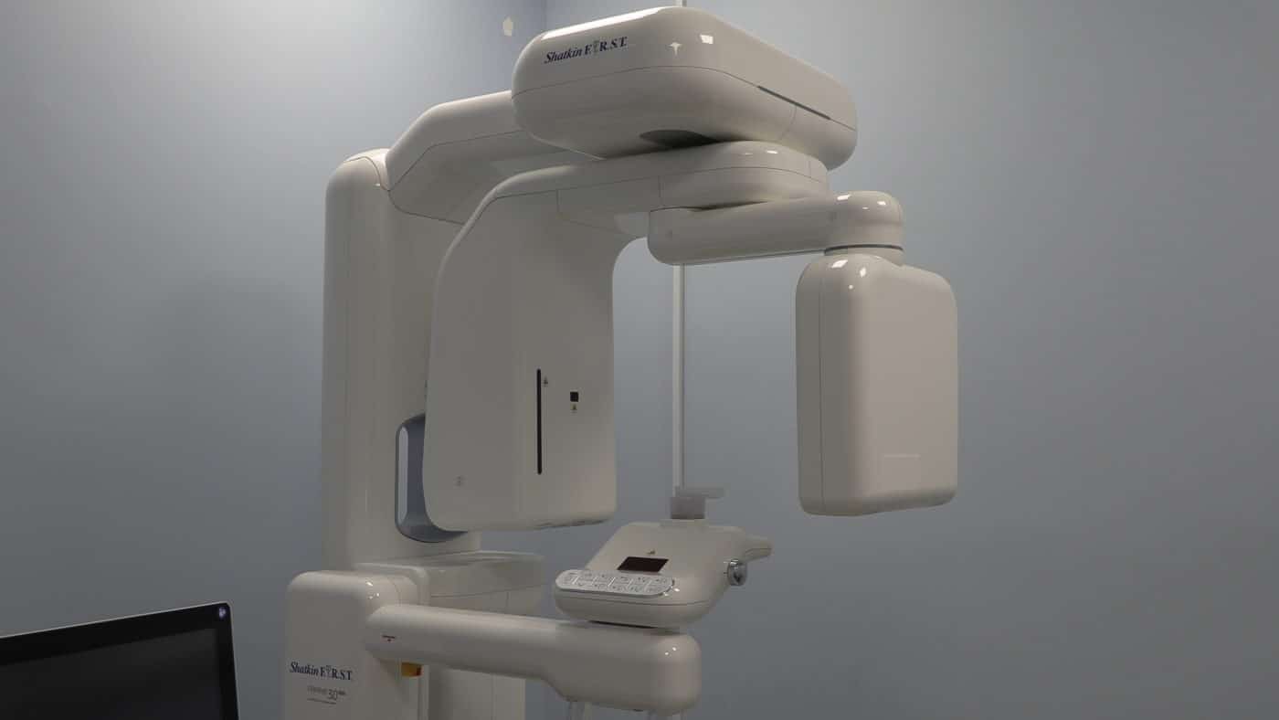 Why Do Dentsply Sirona, Philips, and Vatech Dominate the CBCT Industry with Over 45% Market Share?