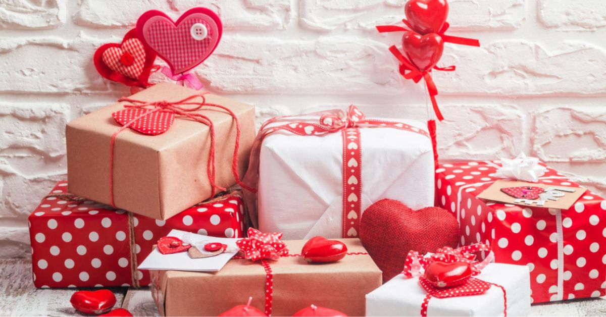 10 Heartfelt Personalized Valentine’s Day Gifts for Her