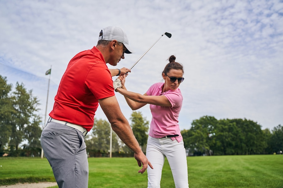 Golf Schools for Women: Top Programs That Cater to Female Golfers