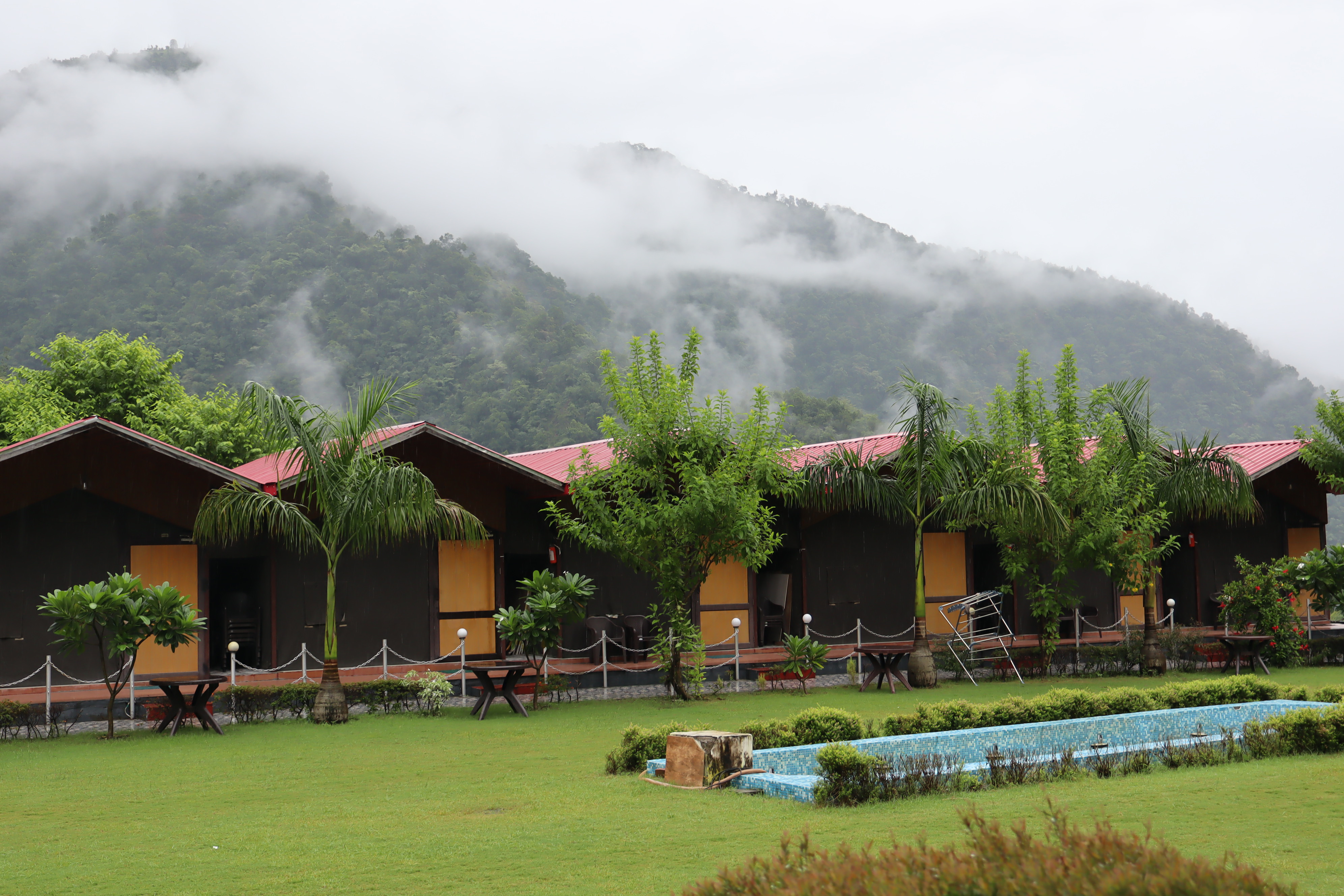 A Guide to Choosing the Best Luxury Resort in Rishikesh