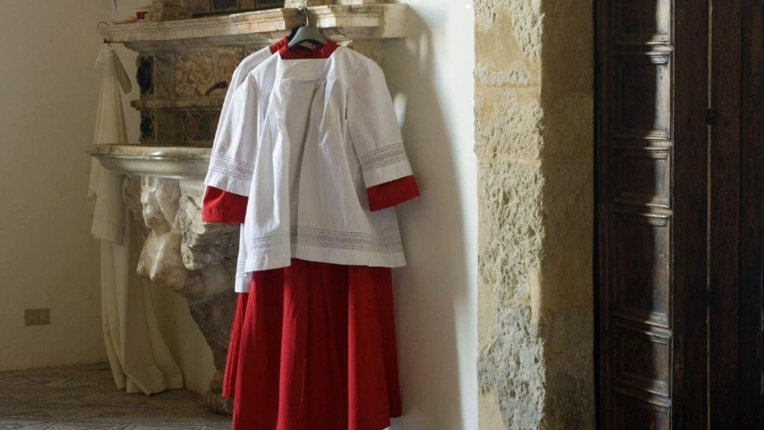 The Cassock and Surplice in Modern Church Services