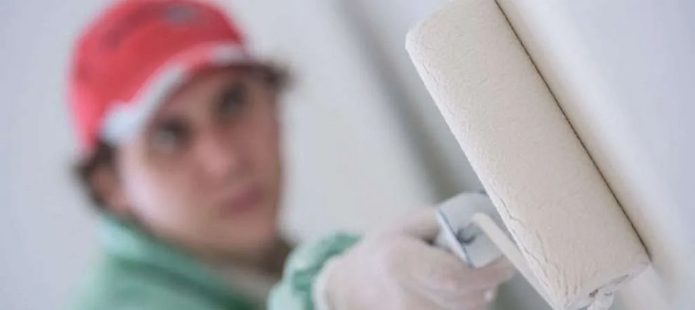 How Painting Your Bathroom Ceiling the Same Color as the Walls Creates a Seamless Look