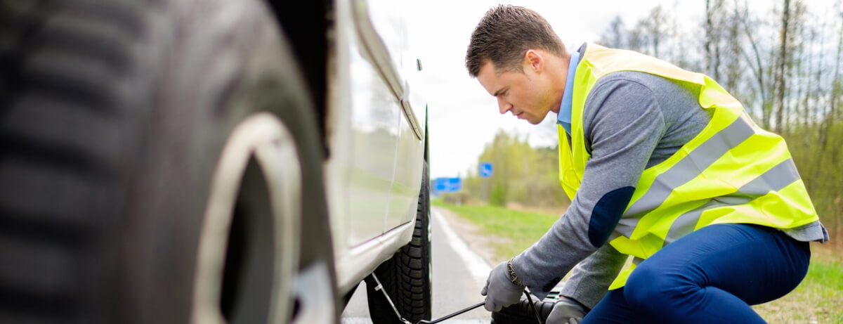 How a Roadside Assistance Company Can Help You Avoid Stranded Situations
