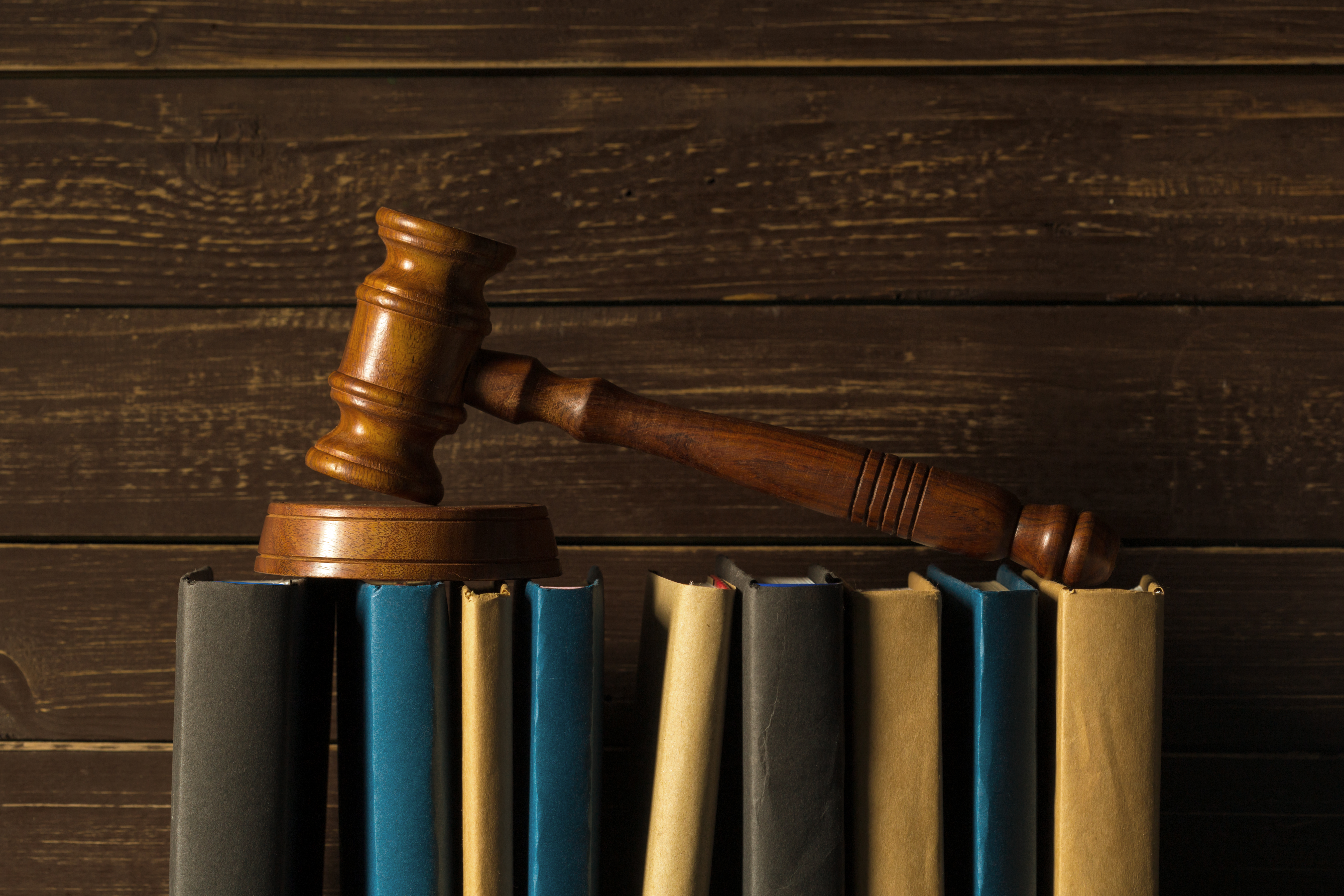 Do lawyers in Dubai help with debt collection cases for businesses?