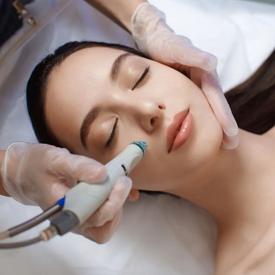HydraFacial vs. Traditional Facials: Which One is Better?