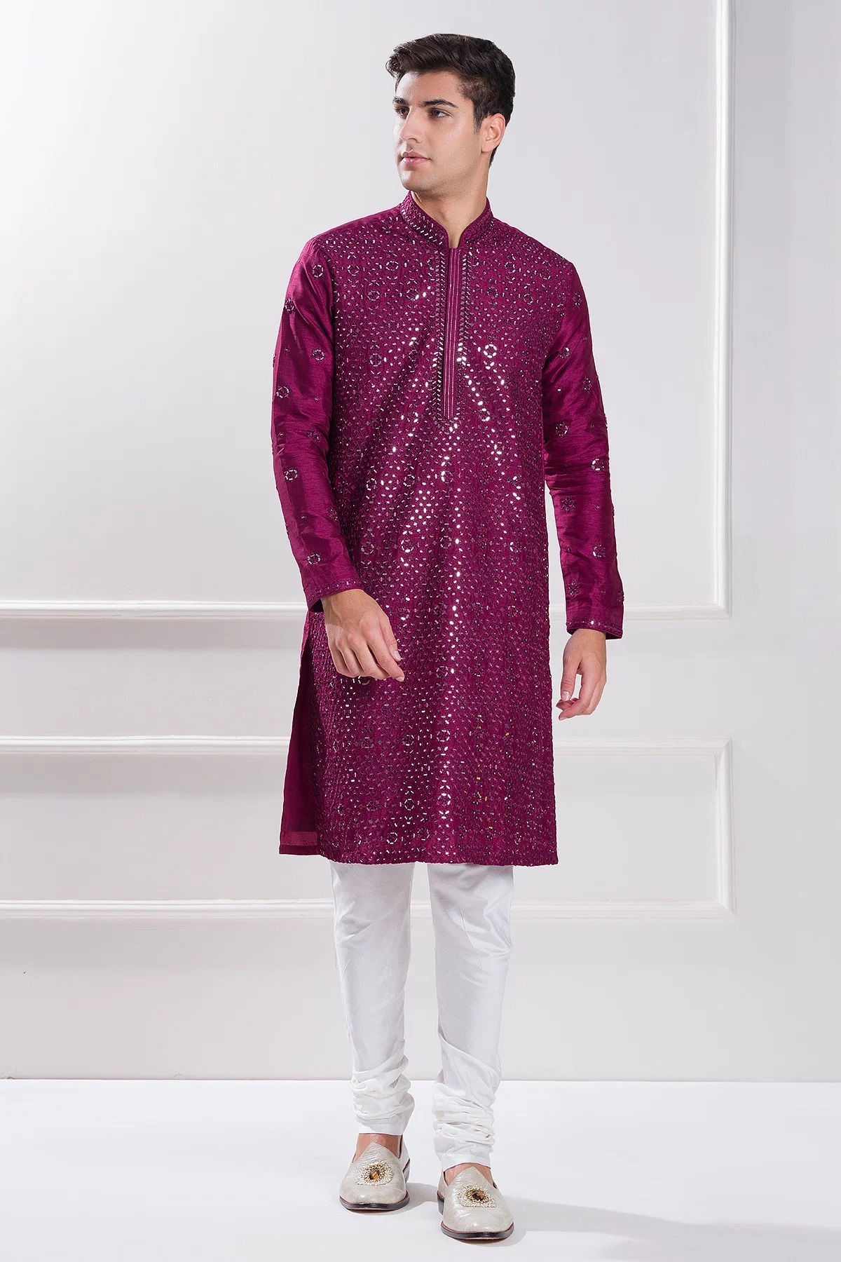 How to Select the Perfect Kurta for Men: A Comprehensive Guide