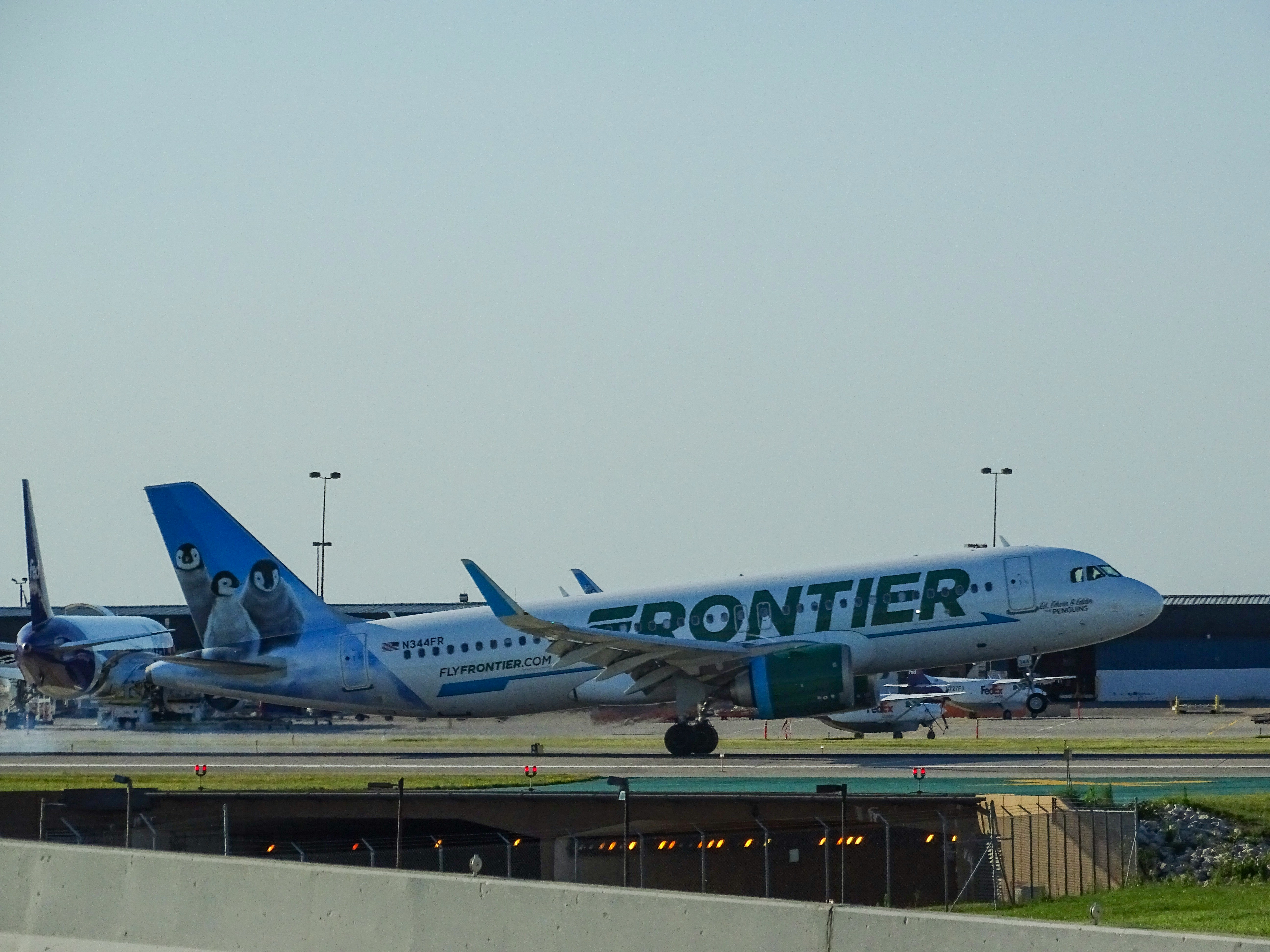 Understanding Frontier Airlines Personal Item Size Policies