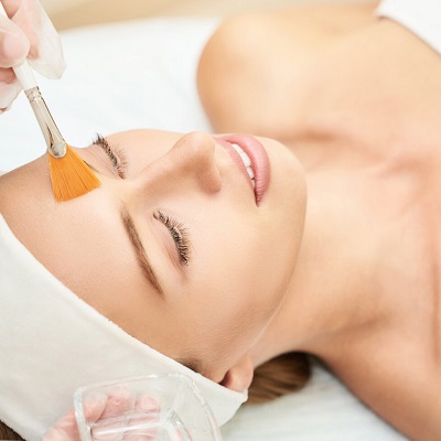 Best Chemical Peels for Oily Skin: Islamabad Dermatologists’ Picks