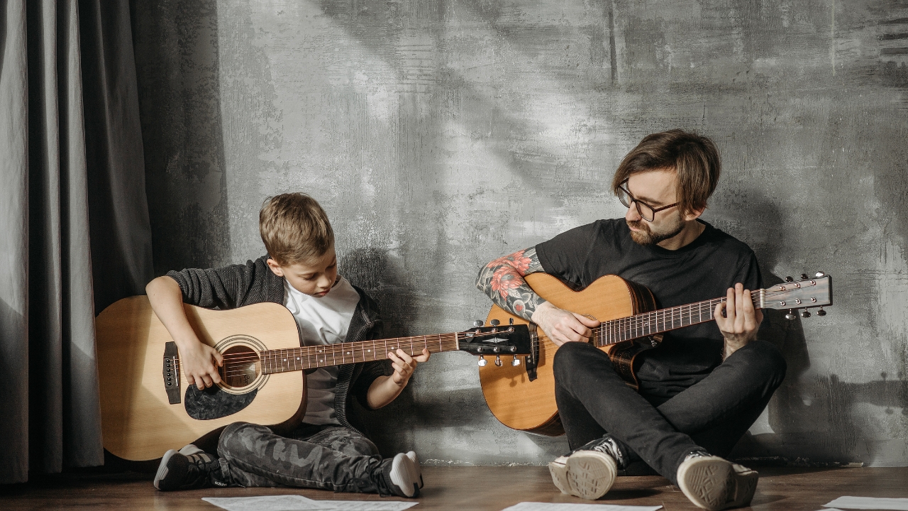 How Guitar Teachers in San Francisco Adapt to Different Learning Styles