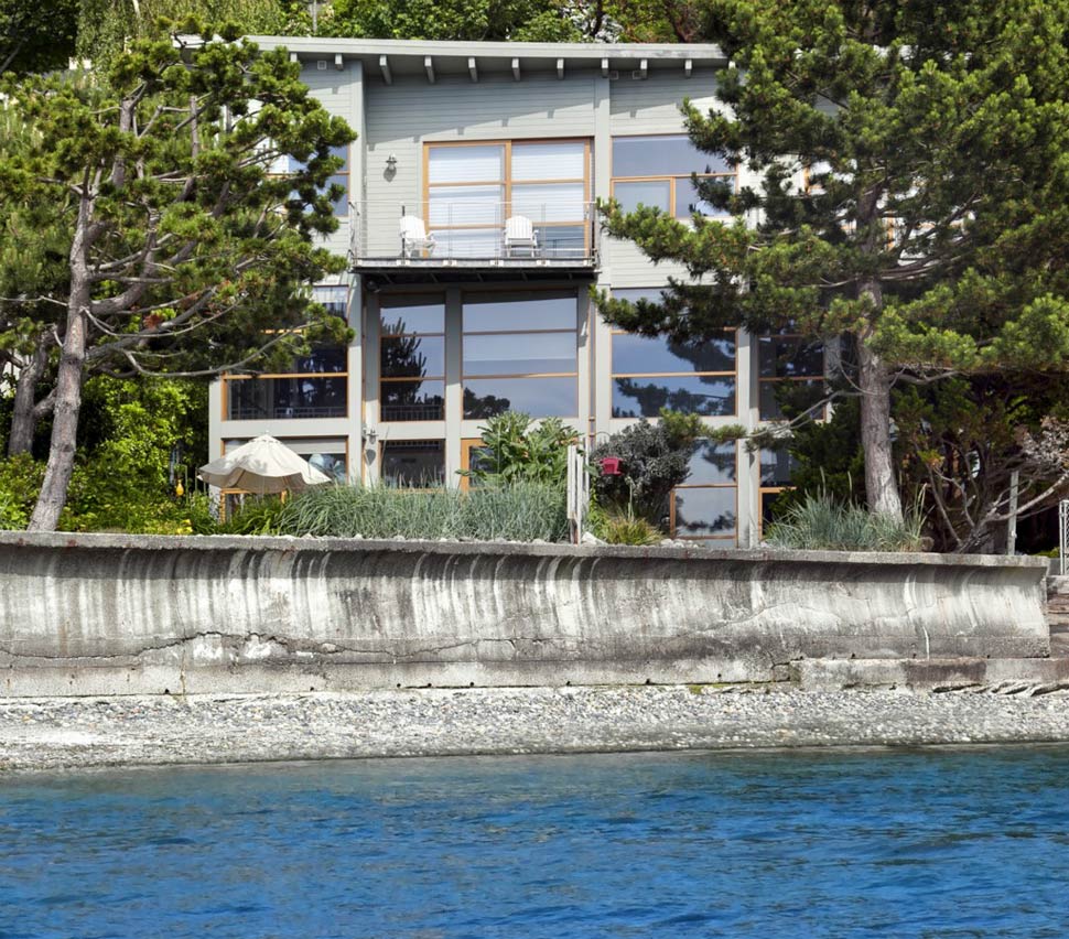 The Ultimate Guide to Living in a Waterfront Townhome