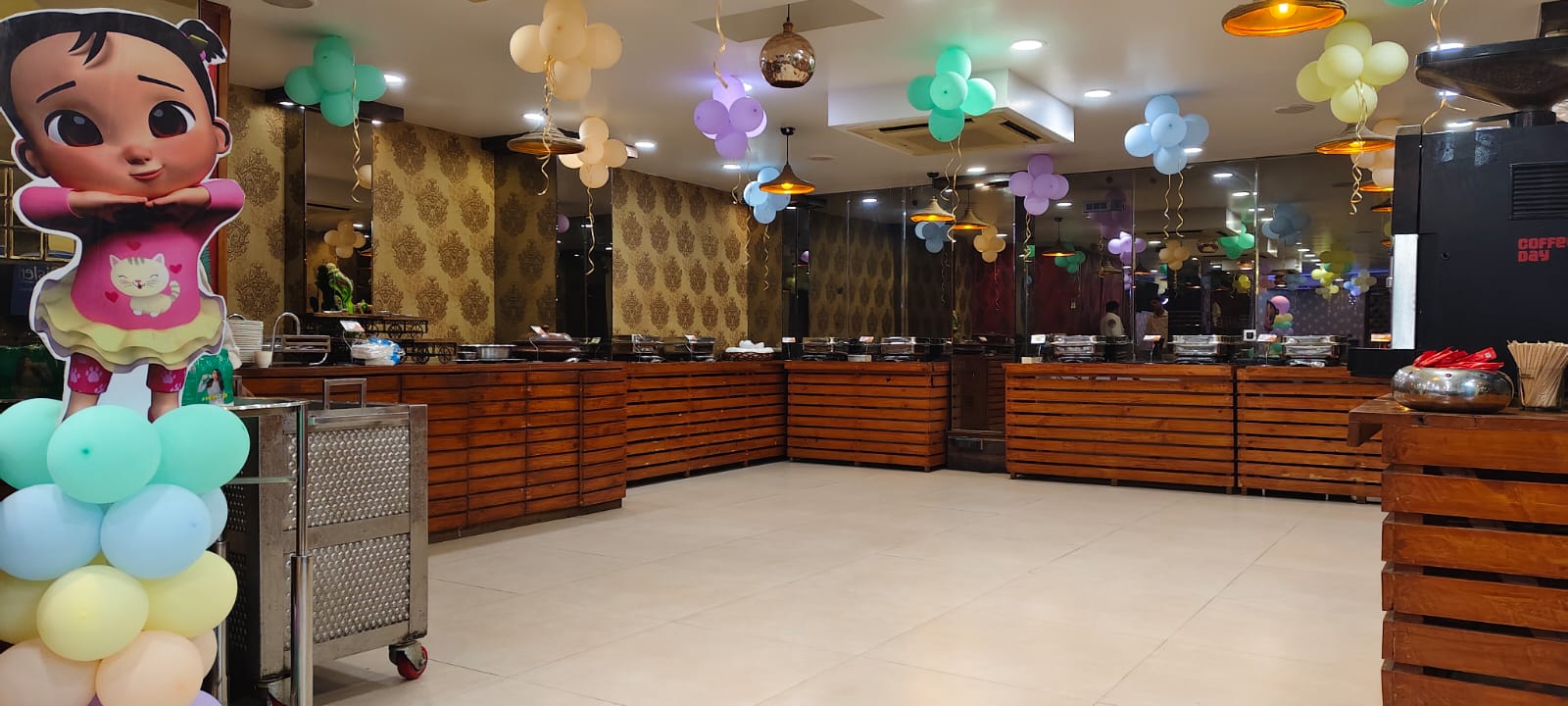 Pure vegetarian buffet restaurant in West Delhi