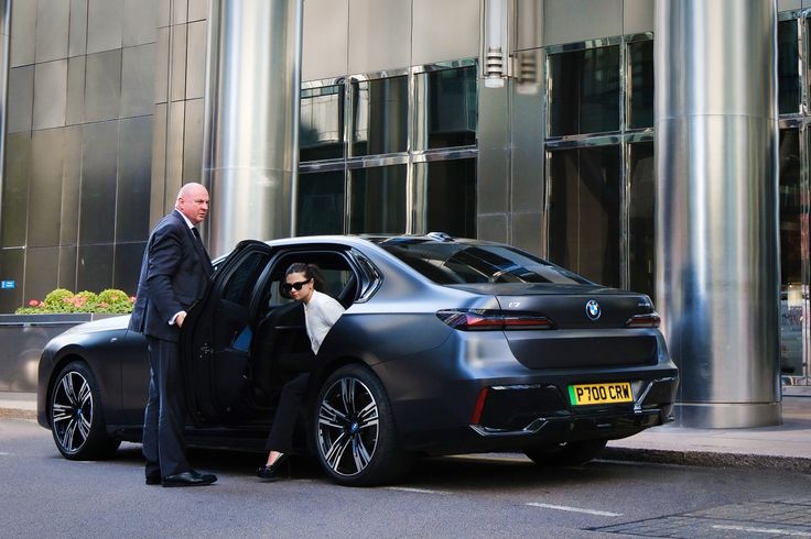 Step into Luxury: Legacy Airport Transfers Sets the Standard for Elite Travel
