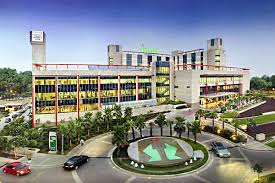 What Services Are Available at Fortis Hospital in India?