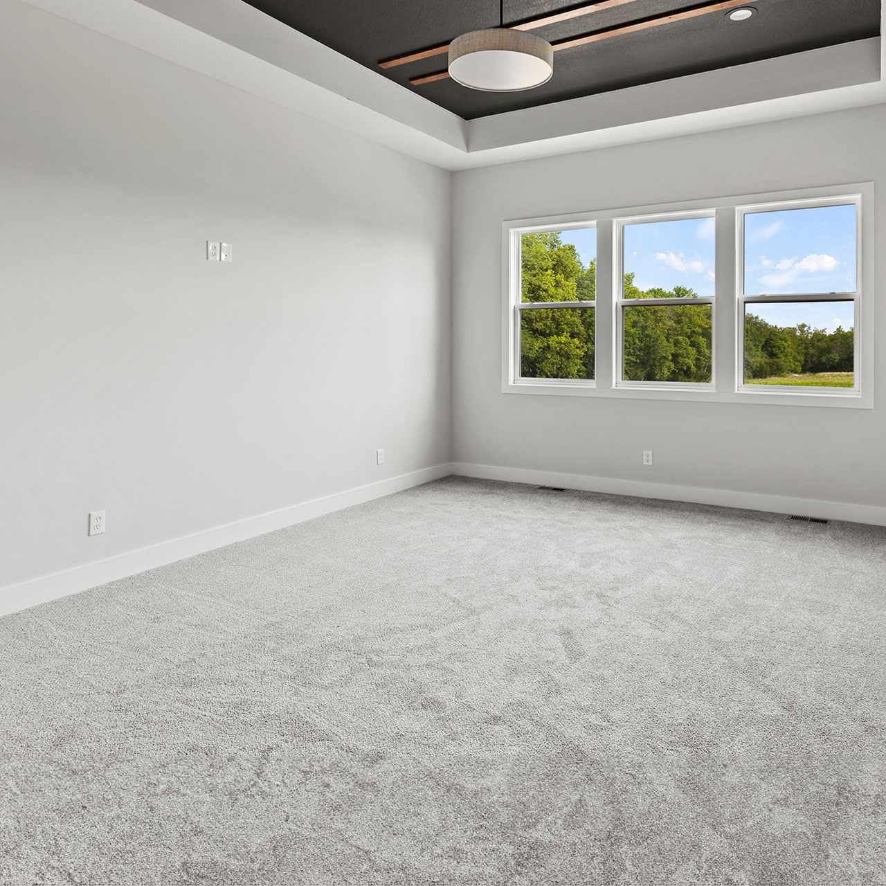 What Are the Advantages of Carpet Flooring in Bedrooms?