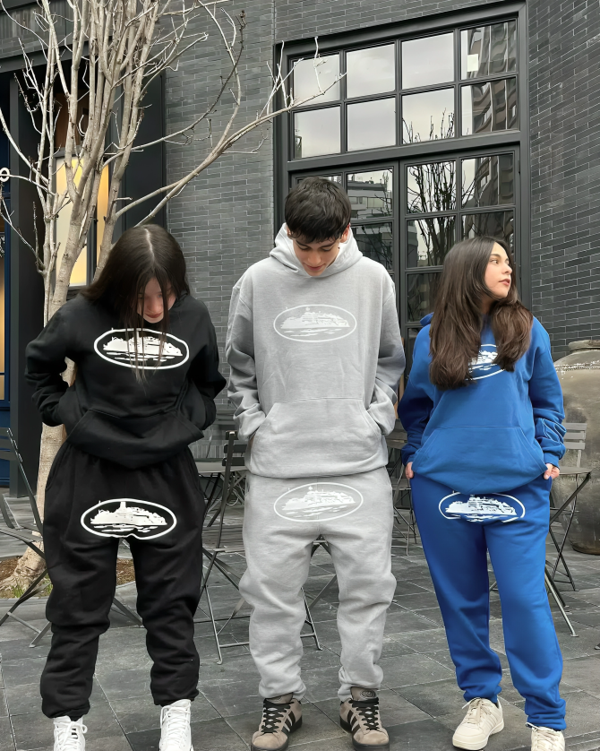 Fashion Frenzy Apparel 2025: The Styles That Will Make You Shine Brighter Than Ever