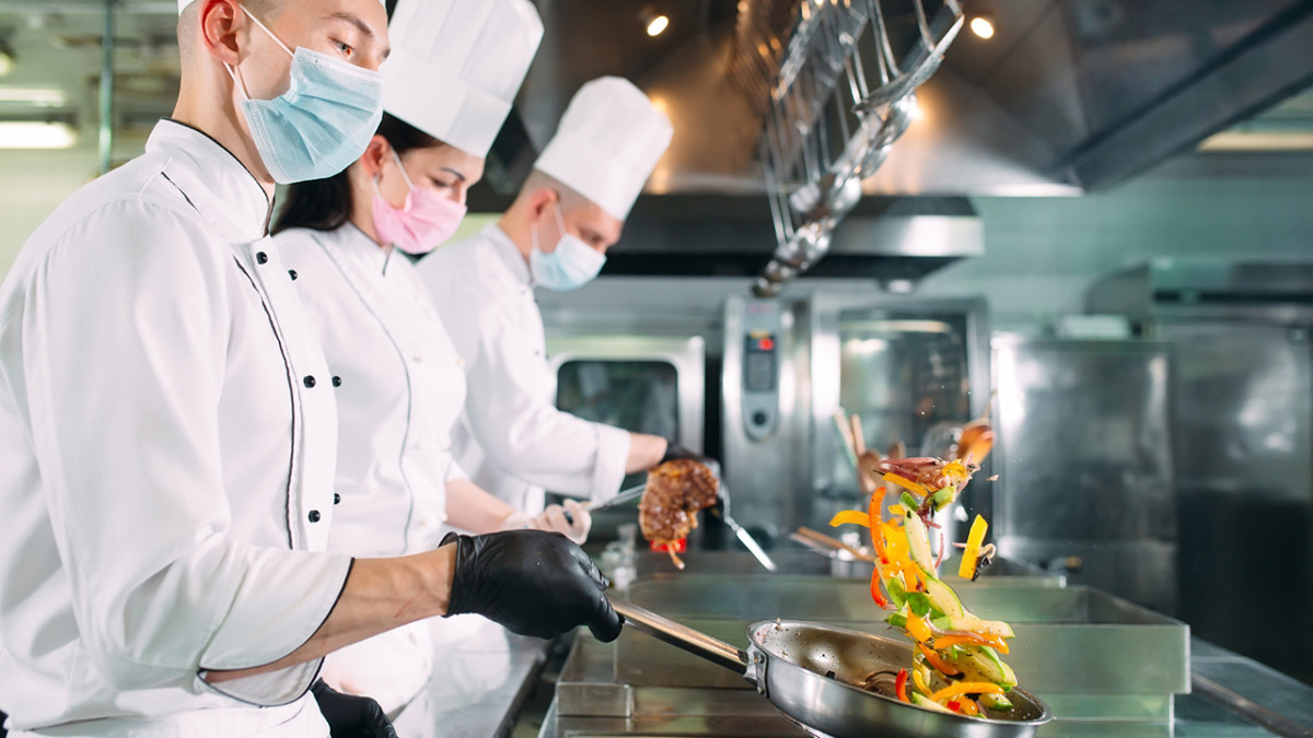 Exploring the Growth of Singapore Commercial Cooking Equipment Market: How F&B Industry Drives Demand for Advanced Cooking Technology