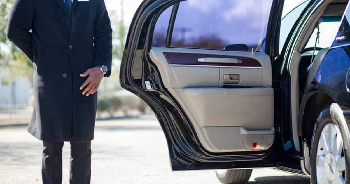 Why Should You Book Limousine Services for Your Next Special Occasion?