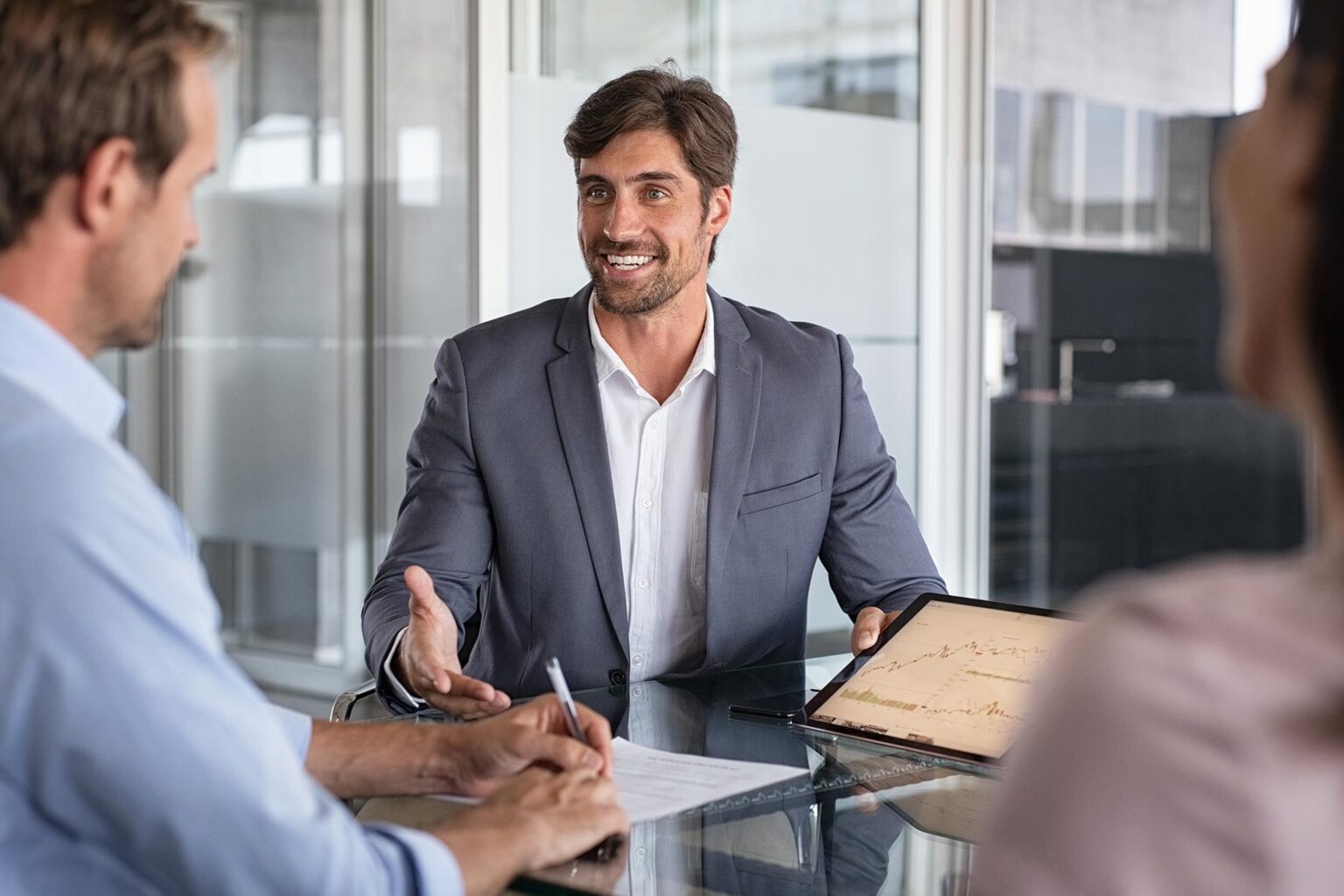Maximizing Your Coverage: How a Life Insurance Policy Advisor Make a Difference