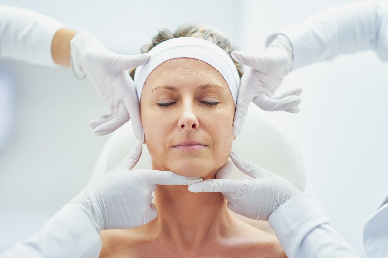 Non-Surgical Face Lifting in Hauz Khas – Rejuvenate & Firm Your Skin