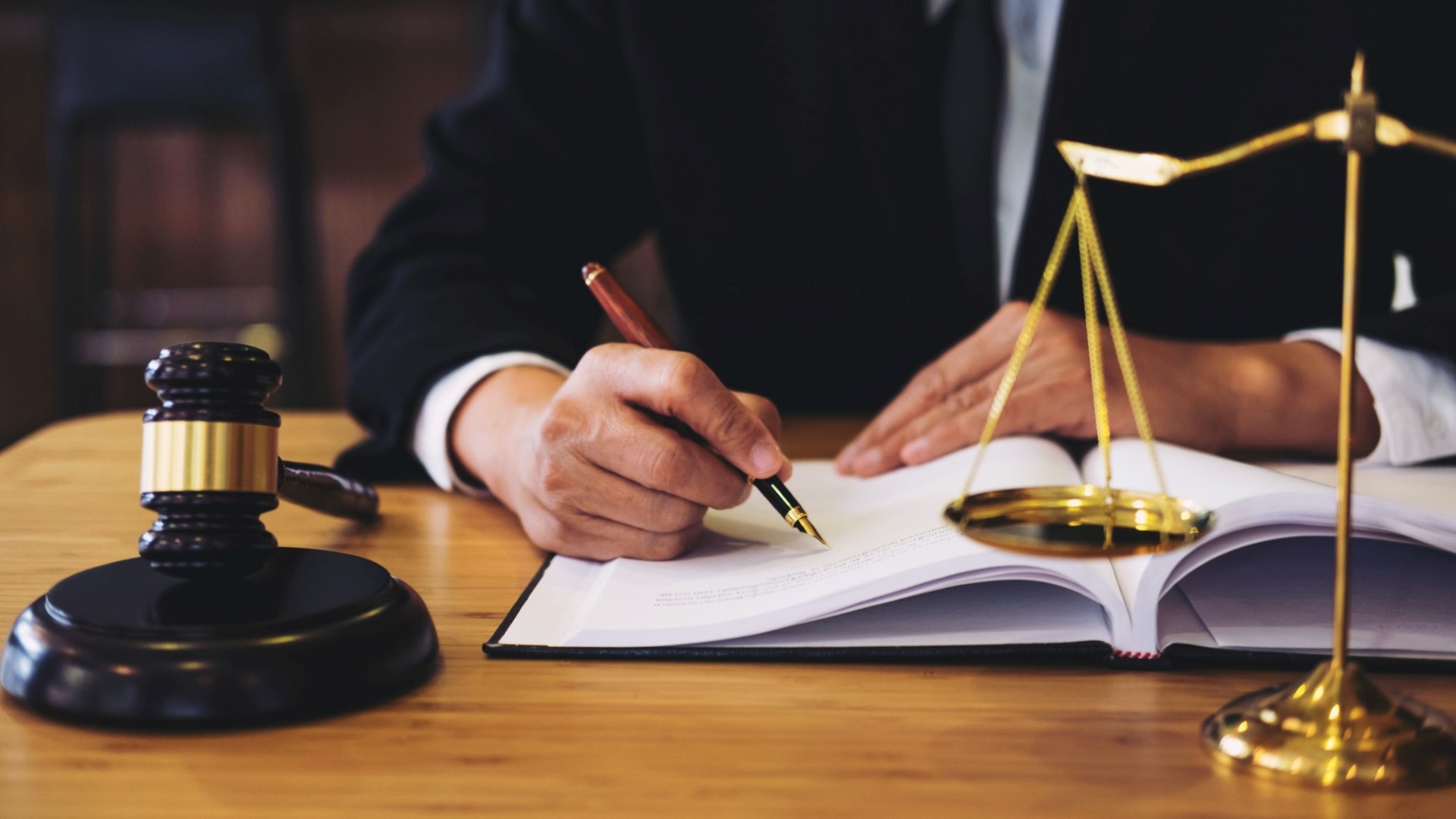 How Do I Find a Best Lawyer in California?