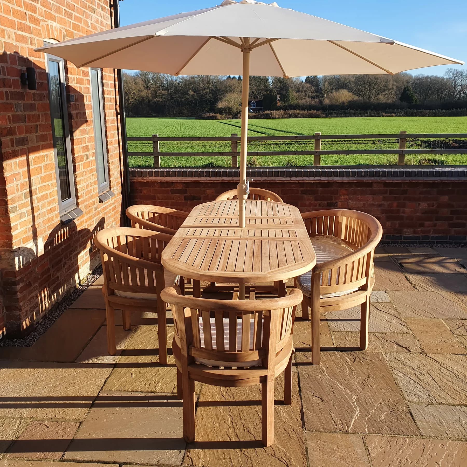 Why Garden Teak Tables Are the Best Choice for Outdoor Dining