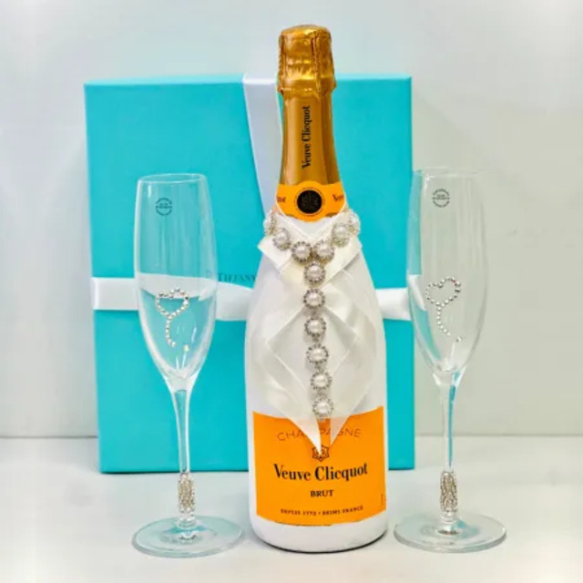 Celebrate Love with the Best Anniversary Wine Gift Box