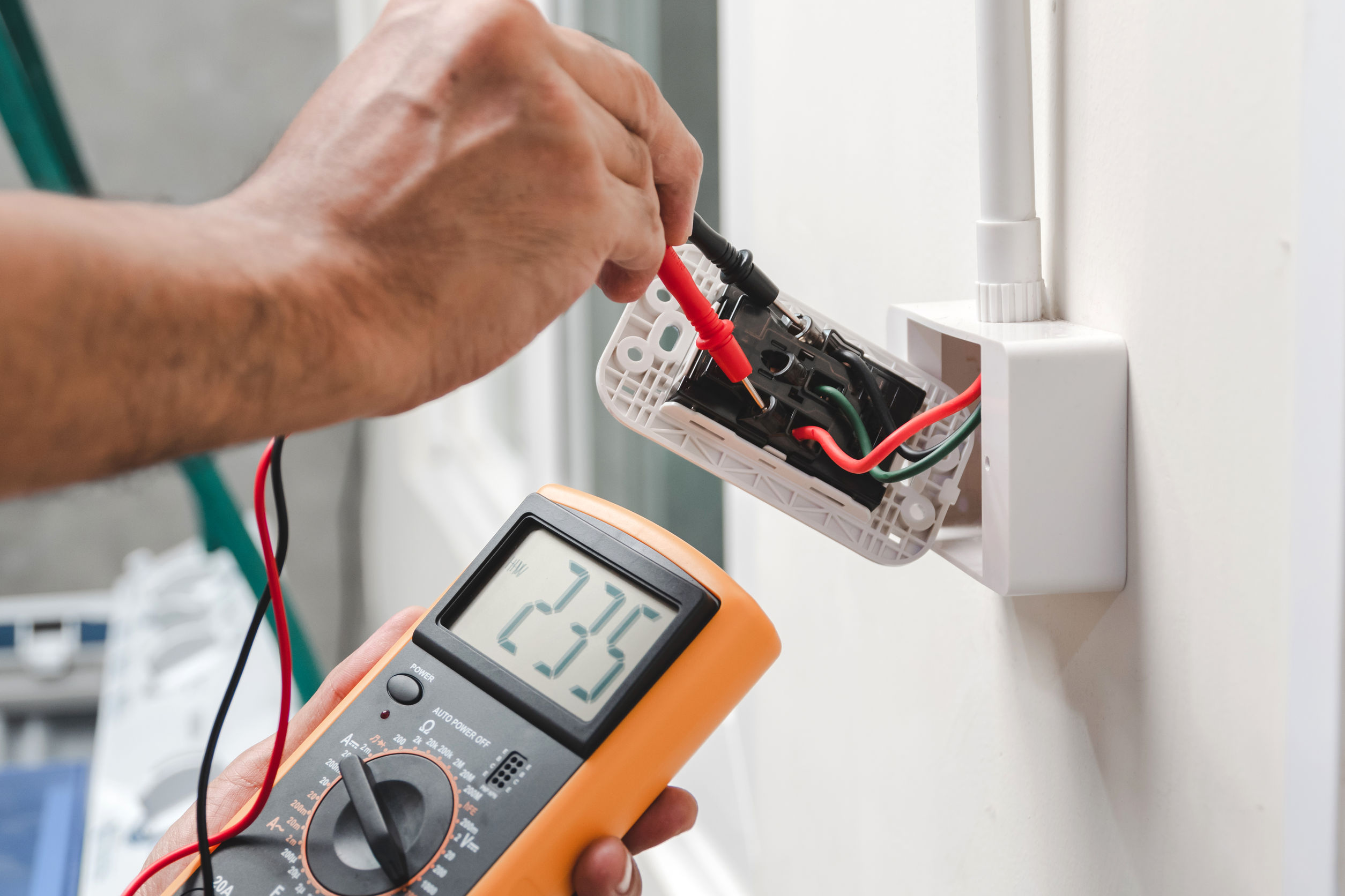 A Complete Guide to the Portable Appliance Testing Course