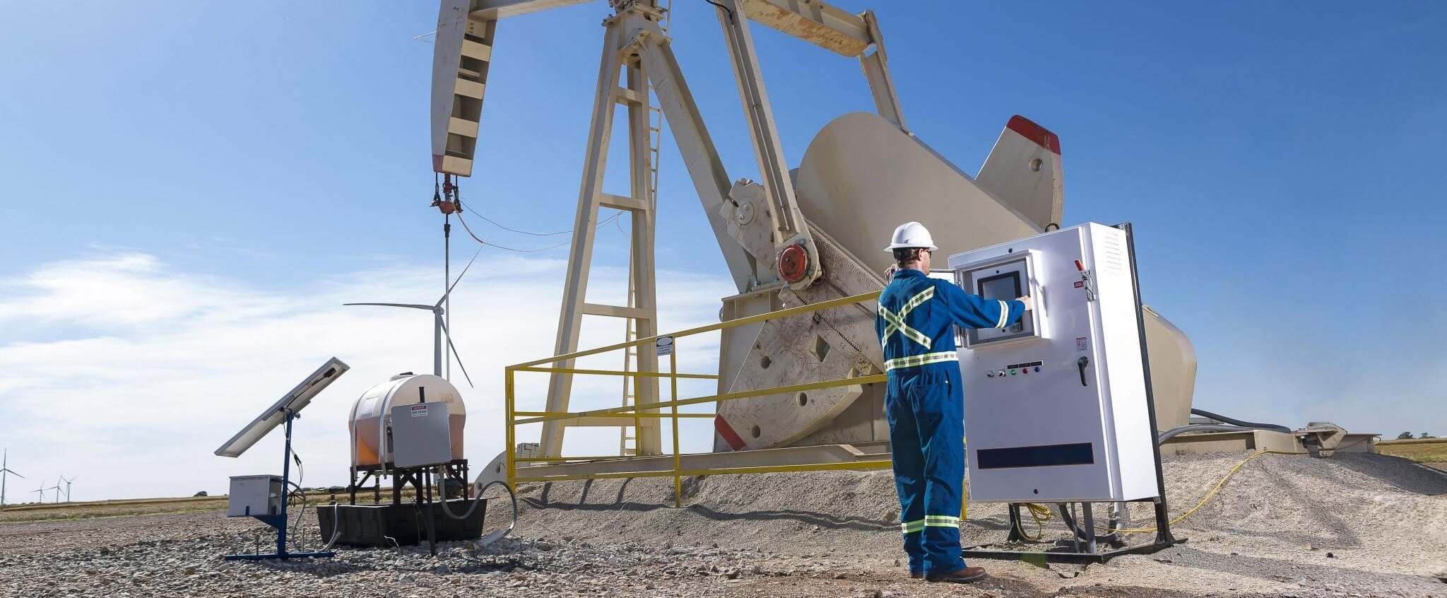 Schneider Electric SE and Its Strategy in the Oil & Gas Automation & Control Systems Market