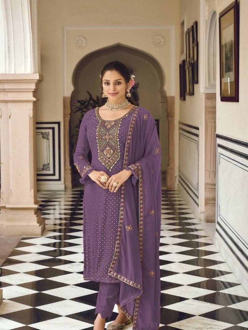 Indian Churidar Suits - A Timeless Ethnic Outfit for Women