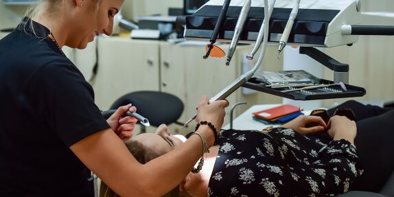 A New Smile with Dental Implants in San Diego: Affordable & Top-Rated Solutions