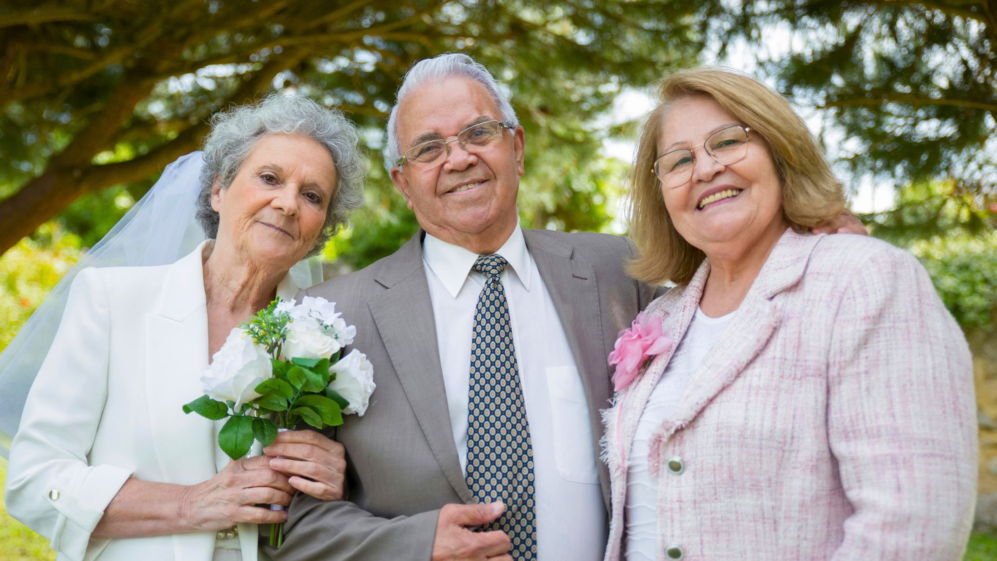 What Are the Benefits of Hiring a Minibus for Wedding Guests?